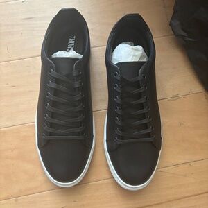 MEN’S THURSDAY BOOT COMPANY CASUAL BLACK AND WHITE SNEAKER